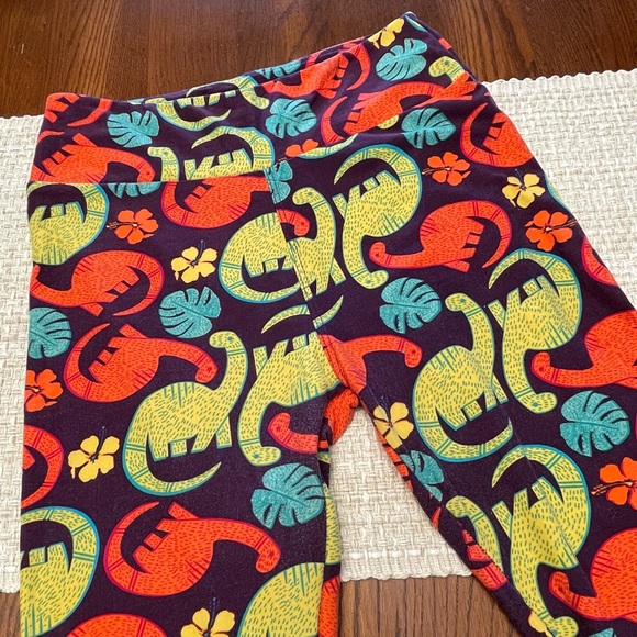 OS LuLaRoe Dinosaur Leggings - Picture 2 of 7